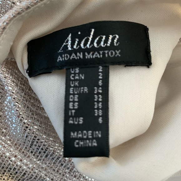 Sleek silver dress! - Picture 5 of 5